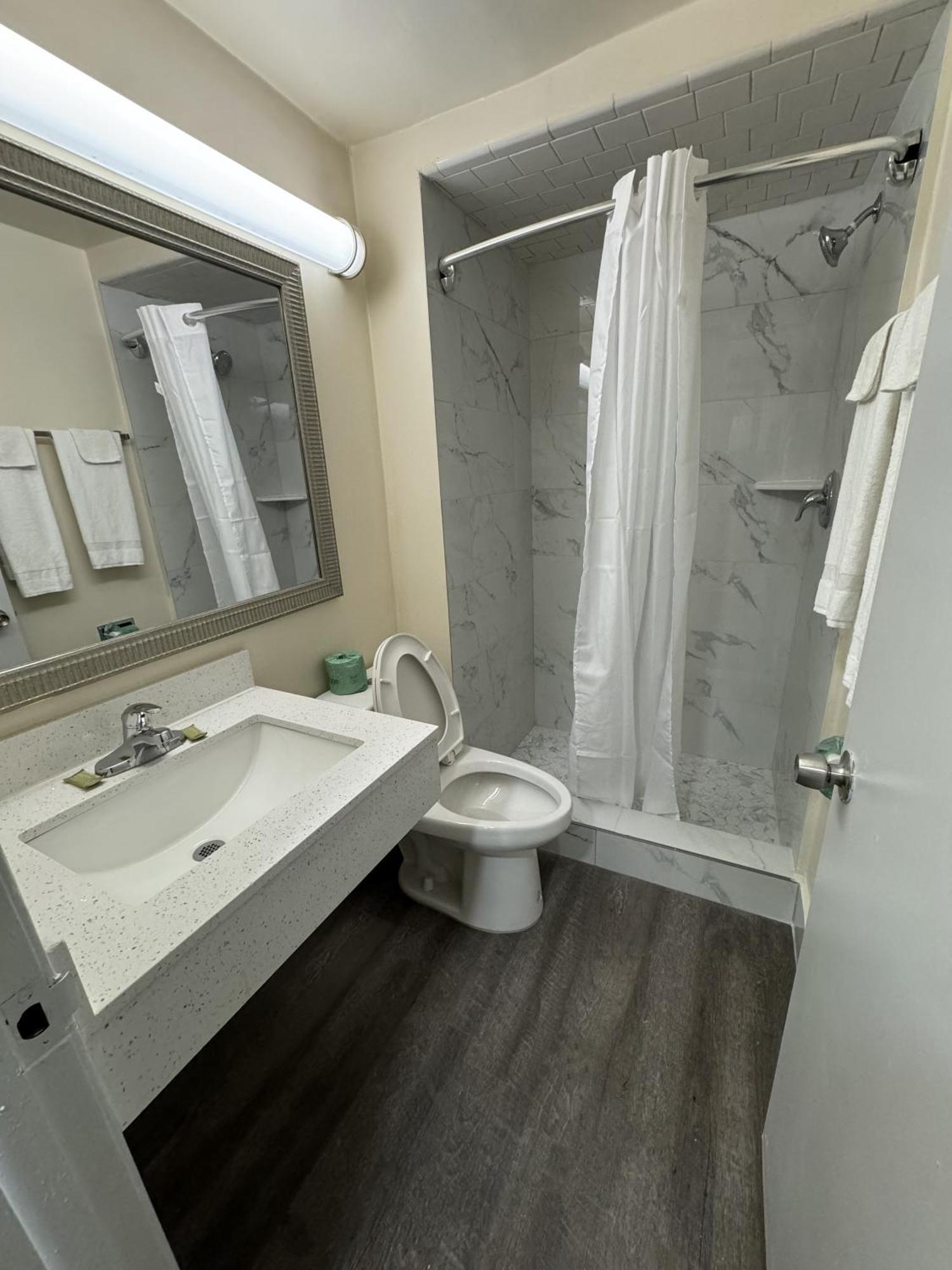 James River Inn & Suites Newport News Luaran gambar
